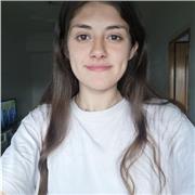 Jóven estudiante con experiencia dando clases de refuerzo en particulares y en un centro cultural. Disfruto de los niños y no me causa molestia como sean, aprendemos todos!